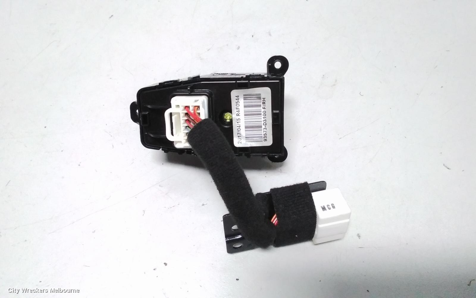 HYUNDAI TUCSON, TL, 06/2015 - 01/2021, MIRROR SWITCH: 78221 - Image 3