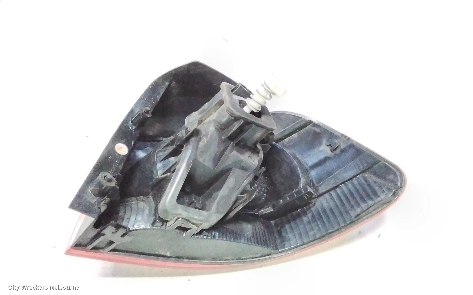 VOLKSWAGEN GOLF LEFT TAILLIGHT, GEN 5, HATCH, NON TINTED TYPE, 06/2004 - 02/2009 - Image 3
