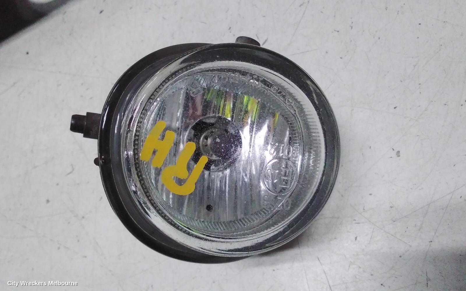 MAZDA 6 RIGHT INDICATOR/FOG/SIDE, BUMPER FOGLAMP, GG/GY, LUXURY SPORT TYPE, 09/2002 - 07/2005 - Image 3