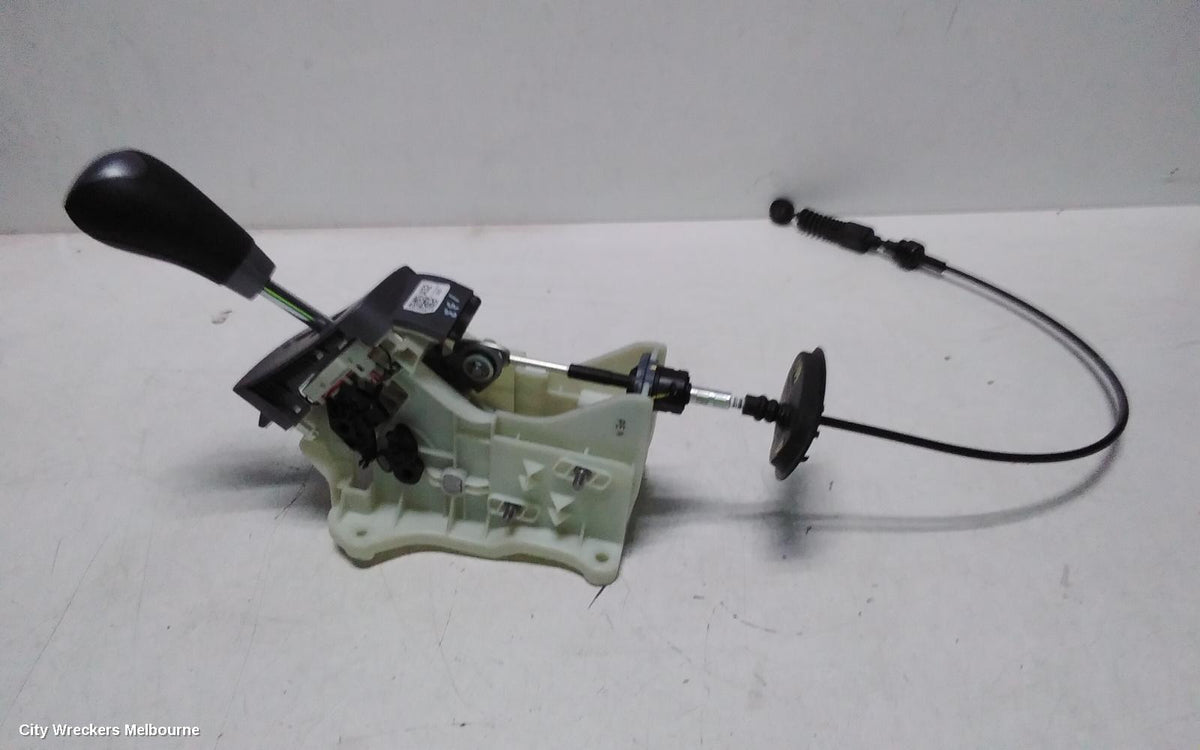 HYUNDAI ILOAD/IMAX GEAR STICK/SHIFTER, AUTO T/M, DIESEL, 2.5, NON OVERDRIVE BUTTON, TQ, 11/2007 - 03/2021 - Image 1