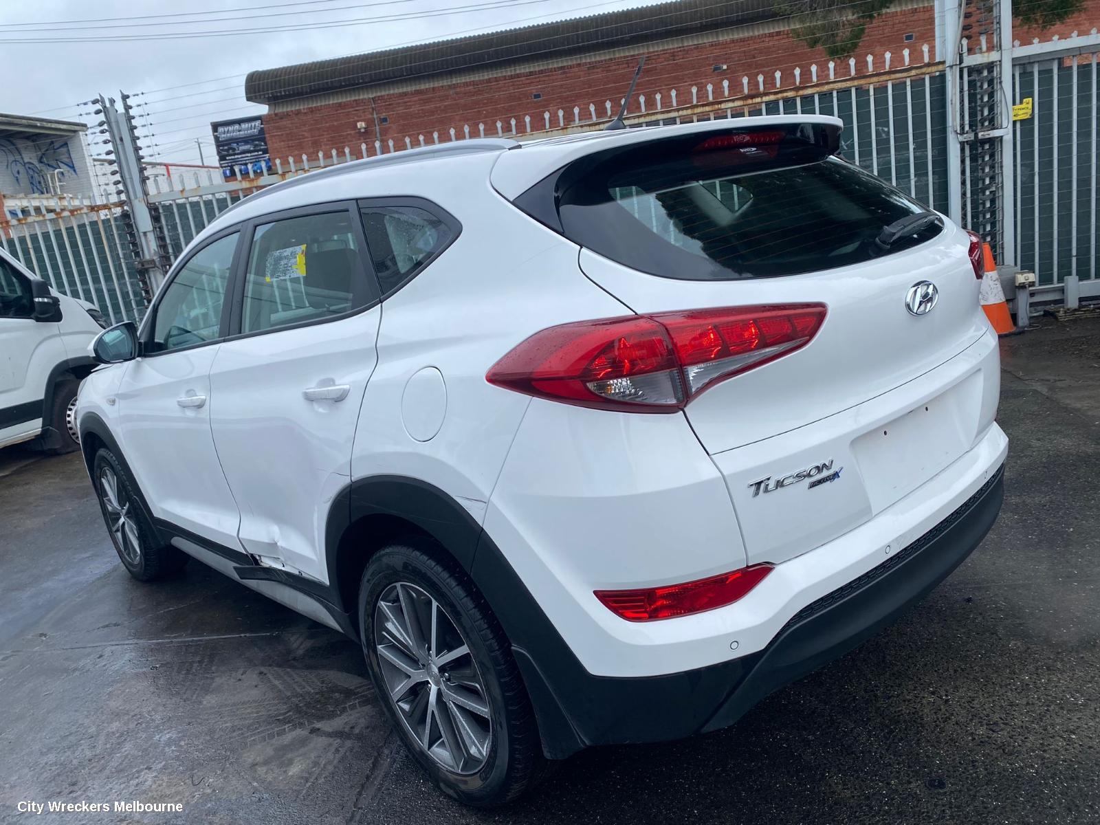 HYUNDAI TUCSON LEFT HEADLAMP, TL, ACTIVE/ACTIVE X, KOREAN BUILT (VIN KMHJ), HALOGEN TYPE, W/ DAYTIME RUNNING LAMP, 06/2015 - 06/2018 - Image 3