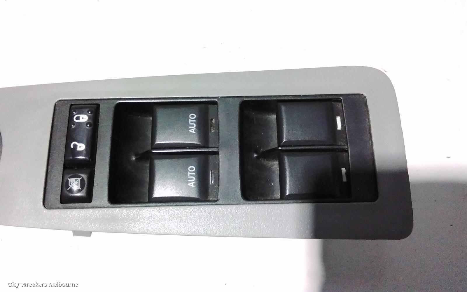 CHRYSLER 300C PWR DR WIND SWITCH, RH FRONT (MASTER SWITCH), NON ILLUMINATION, LH & RH FRONT AUTO WINDOWS, P/N 04602781AA, 11/2005 - 12/2011 - Image 3