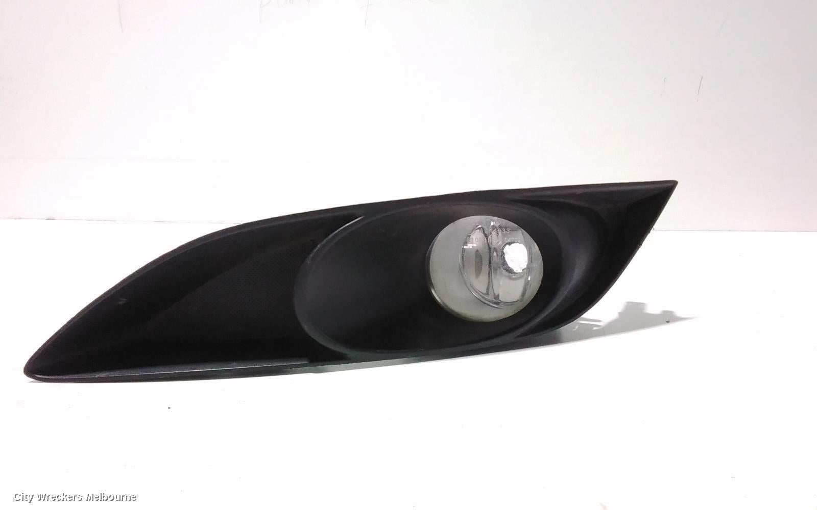 TOYOTA COROLLA LEFT INDICATOR/FOG/SIDE, BUMPER FOGLAMP, ZRE152R, HATCH, 03/2007 - 10/2009 - Image 1