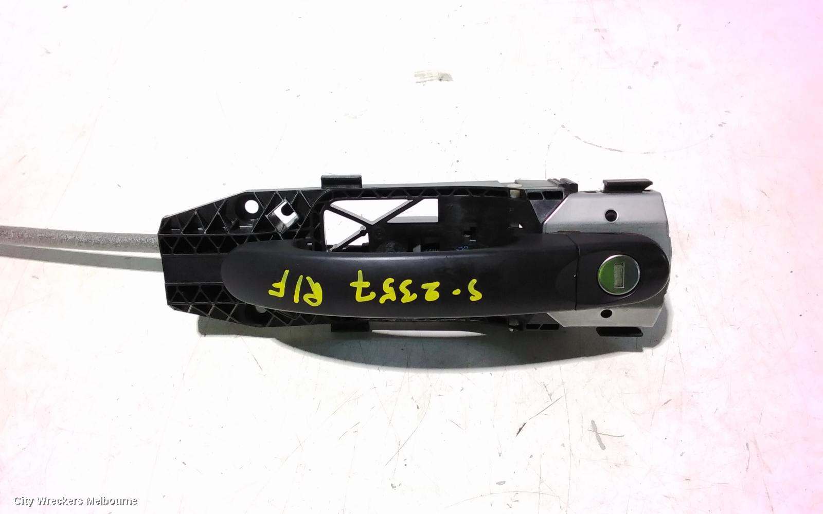 VOLKSWAGEN CADDY DOOR HANDLE, RH REAR, OUTER, BLACK, 2KN, 12/2015 - 02/2021 - Image 3