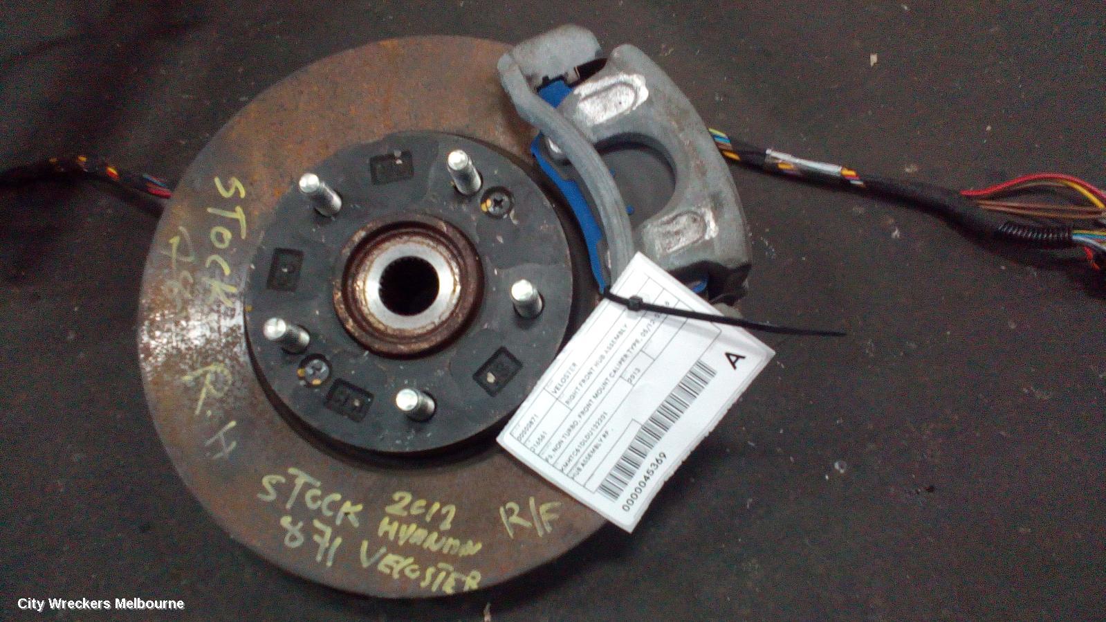HYUNDAI VELOSTER RIGHT FRONT HUB ASSEMBLY, FS, NON TURBO, FRONT MOUNT CALIPER TYPE, 05/2012 - 02/2018 - Image 1