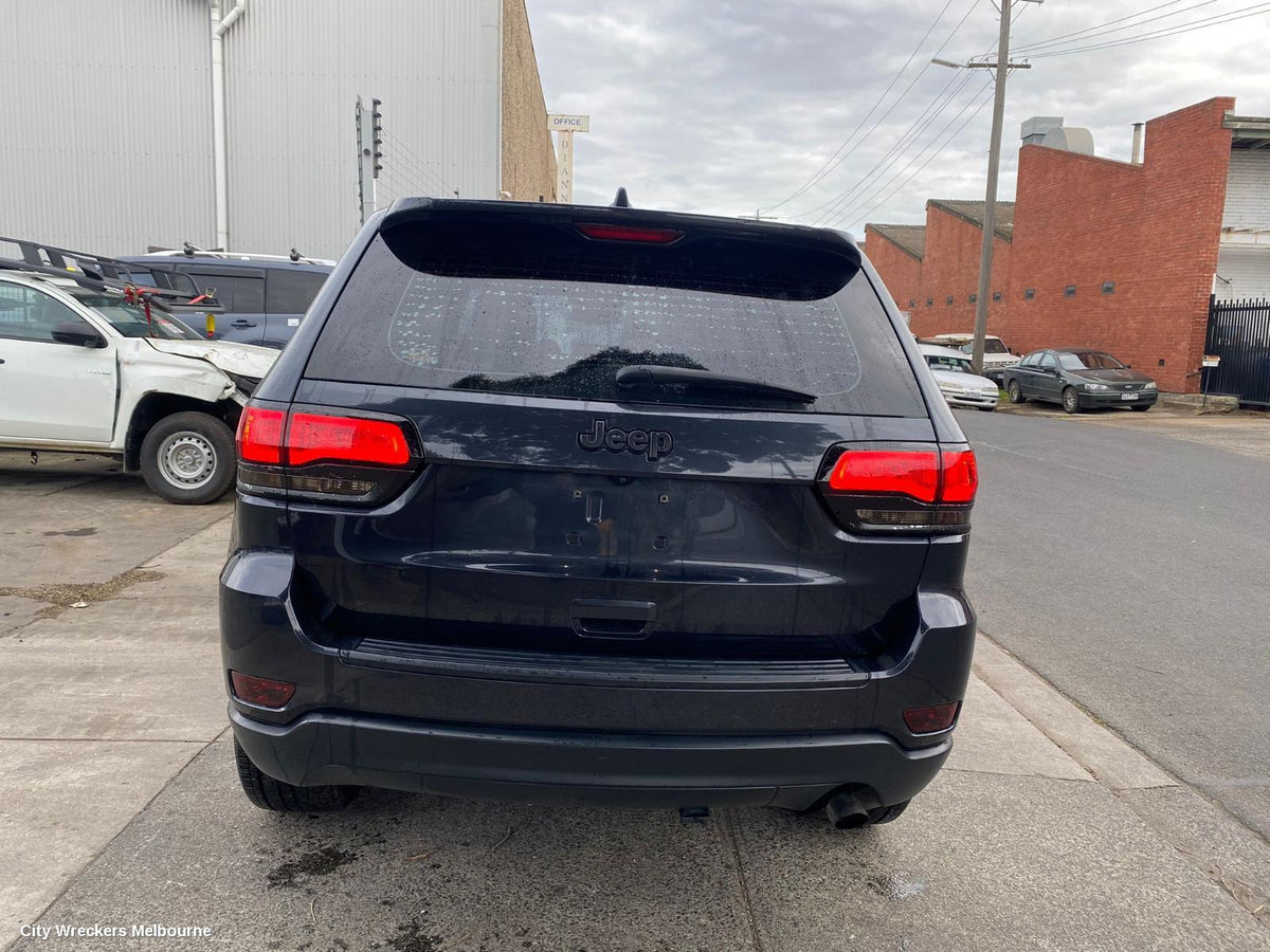 JEEP GRANDCHEROKEE RIGHT FRONT DOOR, WK, NON MOULD TYPE, 10/2010 ONWARDS - Image 2