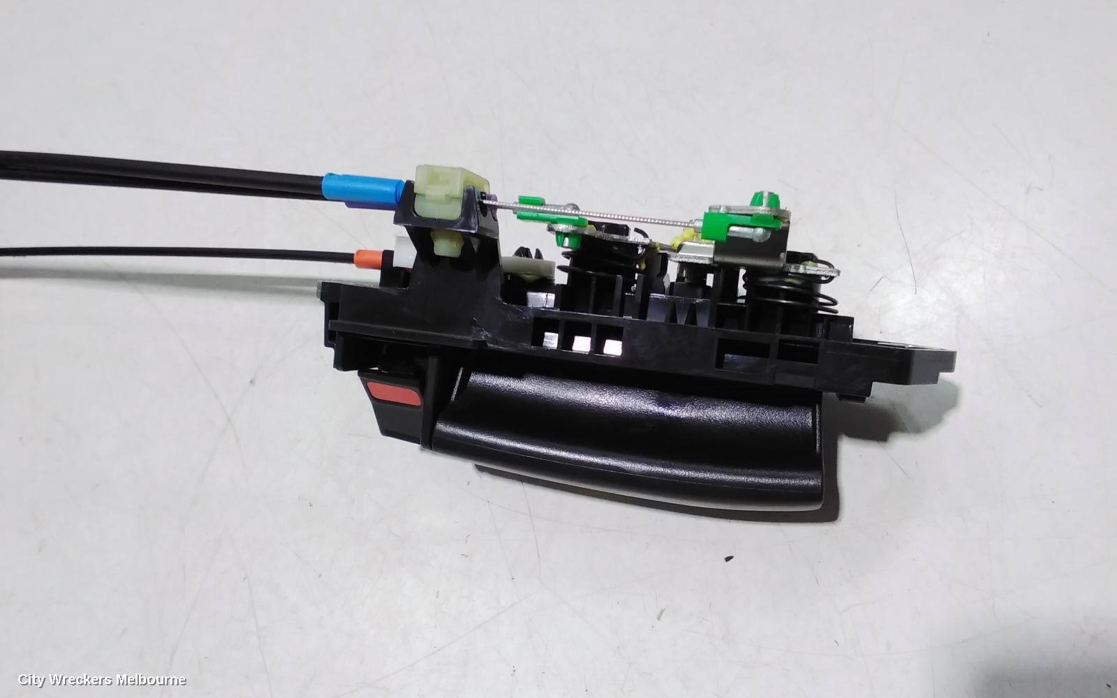 TOYOTA HIACE DOOR HANDLE, INNER, RH REAR, 300 SERIES, 04/2019 ONWARDS - Image 3