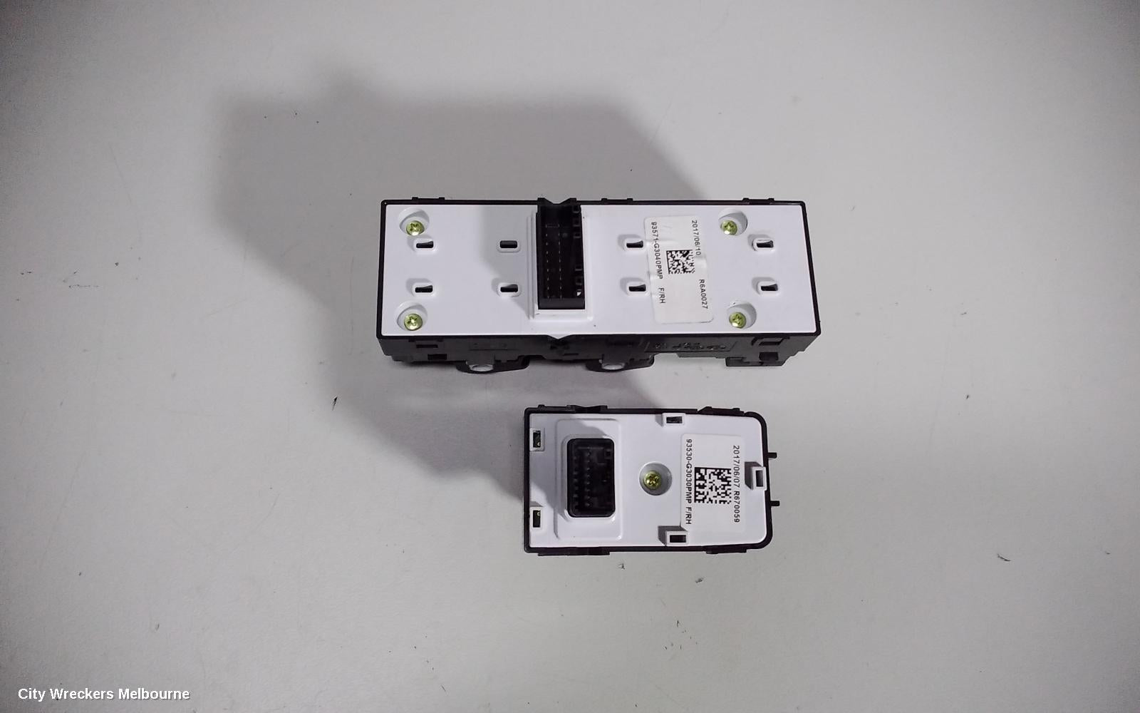 HYUNDAI I30 PWR DR WIND SWITCH, RH FRONT (MASTER SWITCH), PD, W/ AUTO DOWN ON DRIVER SIDE ONLY TYPE, 03/2017 ONWARDS - Image 3