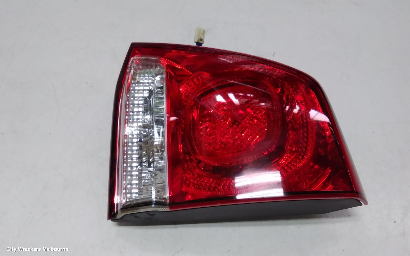 TOYOTA LANDCRUISER REAR GARNISH, 200 SERIES, TAILGATE LAMP (RH SIDE), 11/2007 - 01/2012 - Image 3