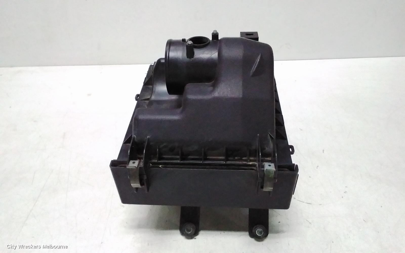 LEXUS RX SERIES AIR CLEANER/BOX, AIR CLEANER, GYL15R, RX450H, 12/2008 - 08/2015 - Image 2