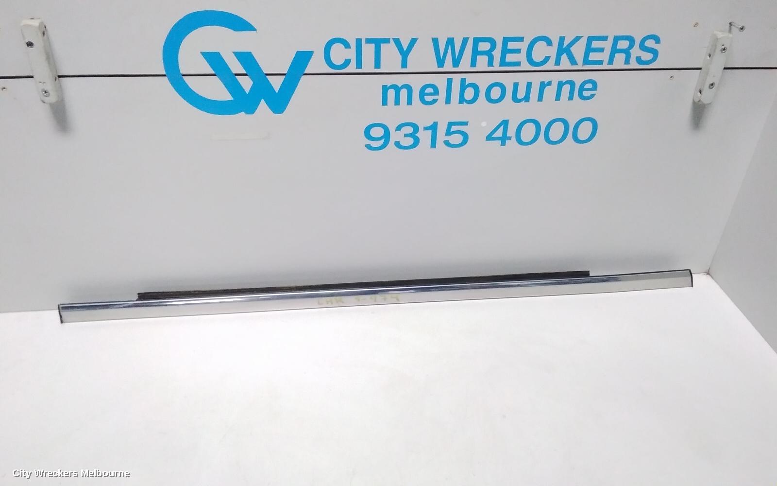 JEEP GRANDCHEROKEE DOOR MOULD, LHR CHROME BELT MOULD: 75239, WK, 10/2010 - 02/2022 - Image 1