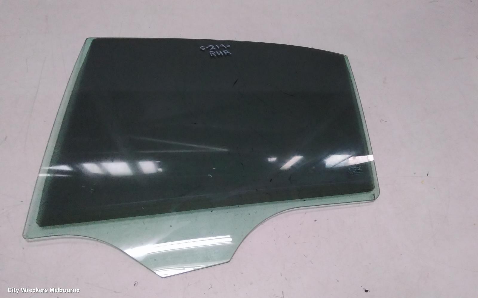 MERCEDES C CLASS RIGHT REAR DOOR WINDOW, W204, SEDAN, 05/2011 - 07/2014 - Image 1