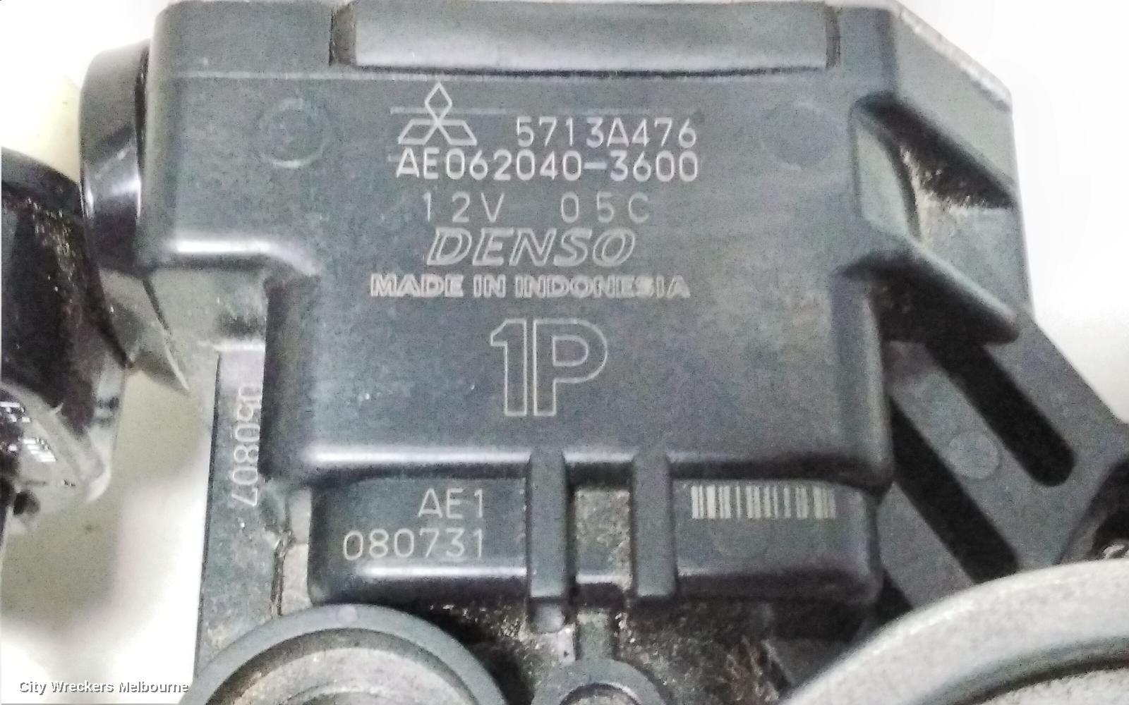 MITSUBISHI TRITON RIGHT FRONT WINDOW REG/MOTOR, MQ-MR, 03/2015 - 10/2023 - Image 3