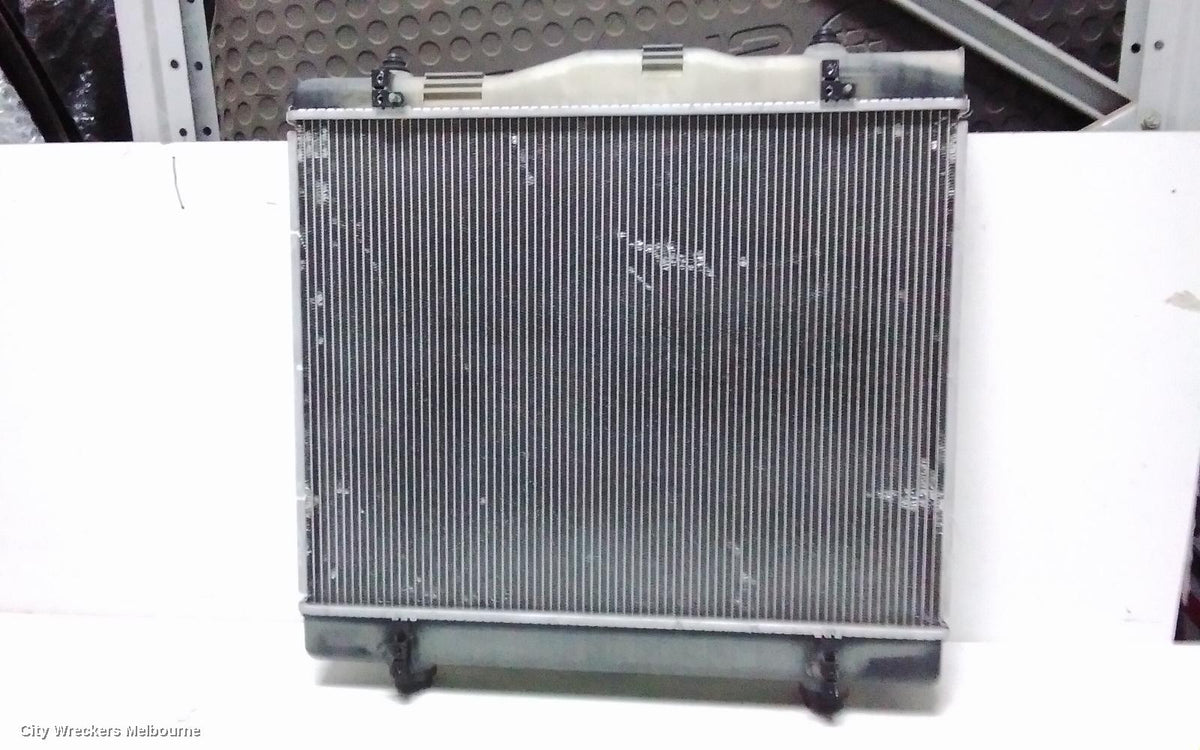 TOYOTA HIACE RADIATOR, AUTO, 2.7, 2TR-FE, PETROL, TRH, 01/2005 - 04/2019 - Image 2