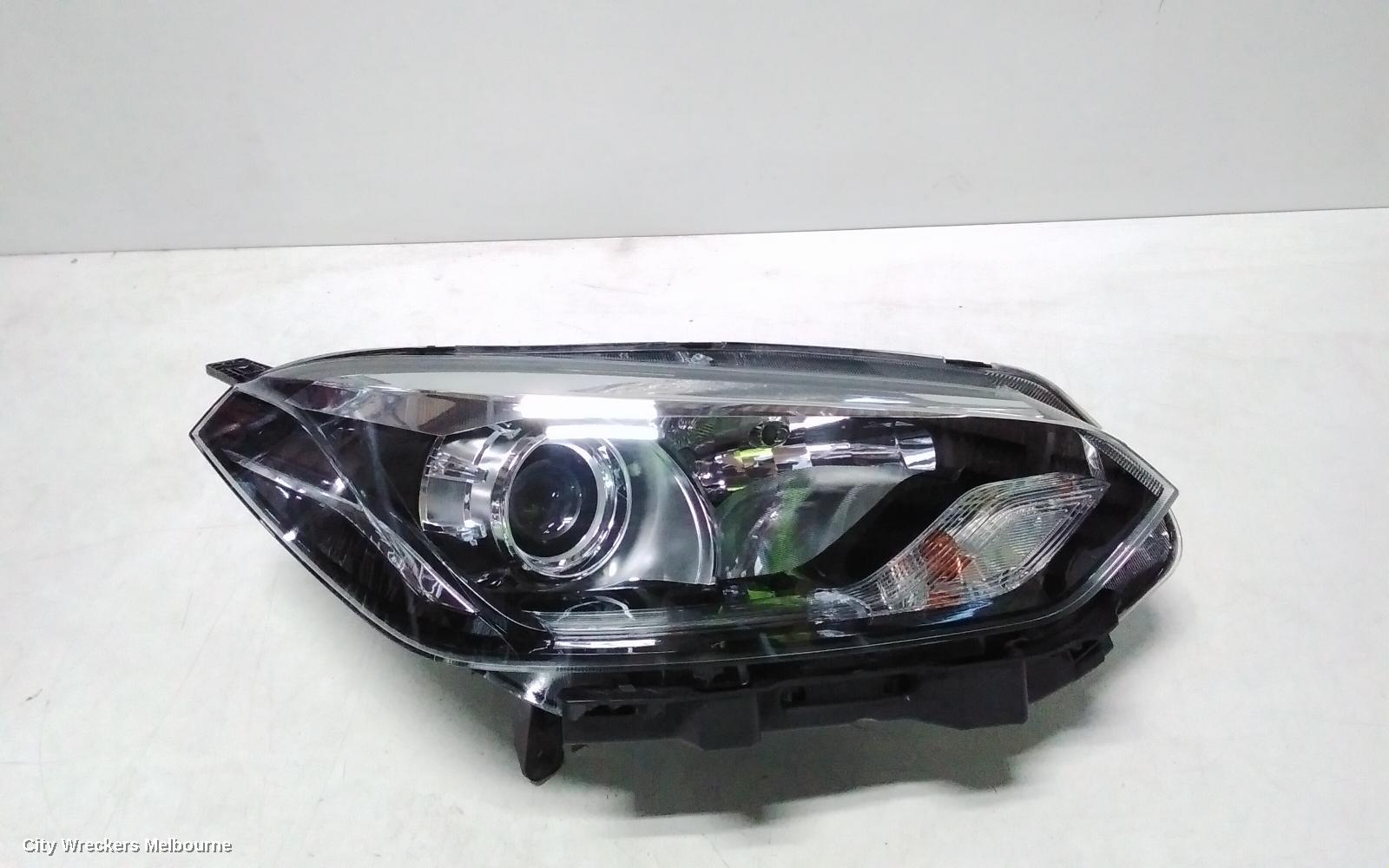 MG GS RIGHT HEADLAMP, SAS2, W/ HALOGEN TYPE, 09/2016 - 08/2019 - Image 1