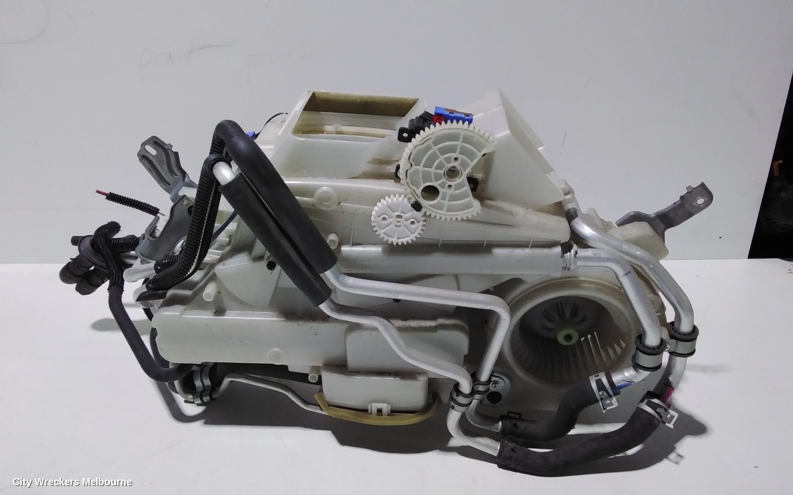 TOYOTA KLUGER HEATER FAN MOTOR, GSU40-GSU45, REAR, 05/2007 - 02/2014 - Image 1