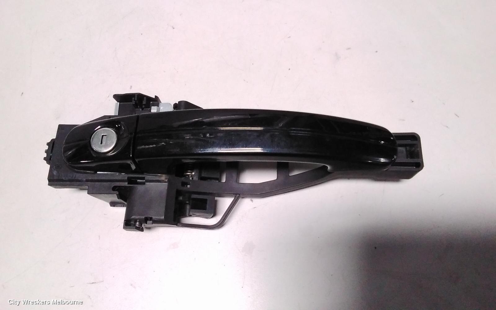 FORD FOCUS DOOR HANDLE, OUTER, LH FRONT/RH FRONT, LW, COLOUR CODED, NON KEYLESS ENTRY TYPE, 05/2011 - 08/2015 - Image 2