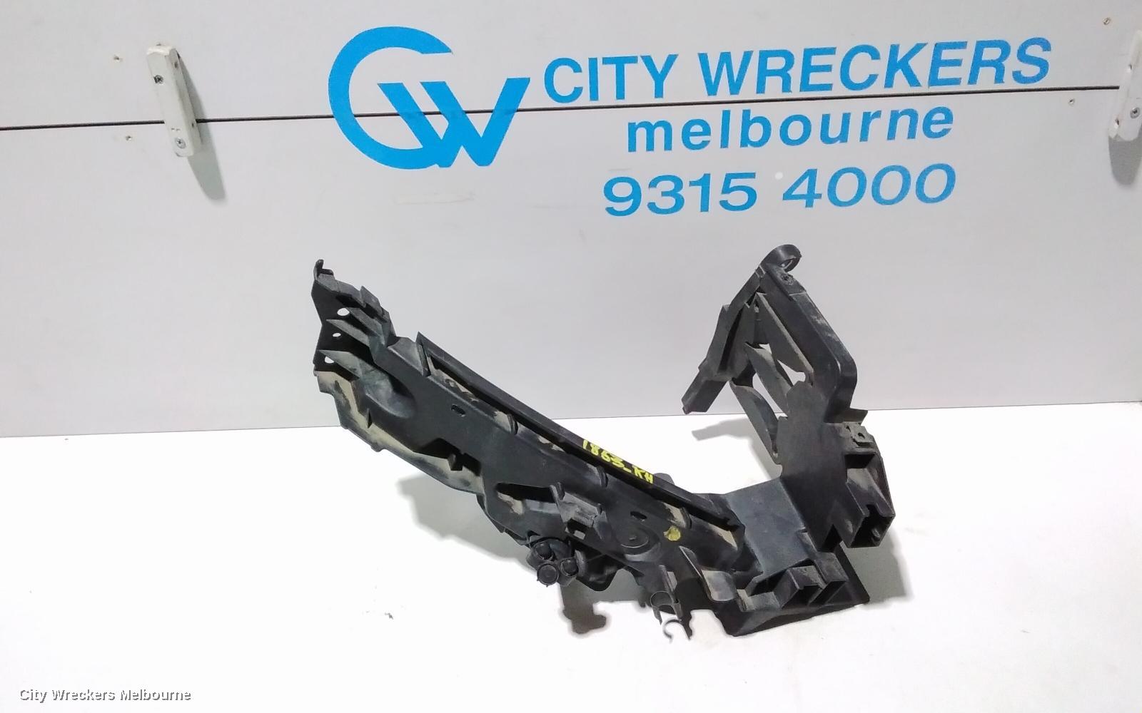 AUDI Q5, 8R, 12/2008 - 01/2017, HEADLIGHT BRACKET RHS: 80784 - Image 1