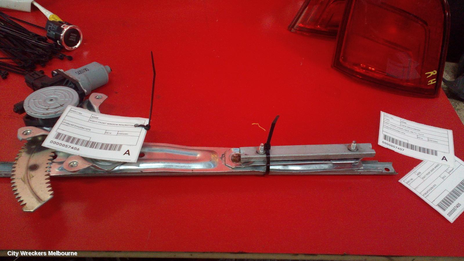 PEUGEOT 4008 RIGHT FRONT WINDOW REG/MOTOR, 05/2012 - 12/2017 - Image 2