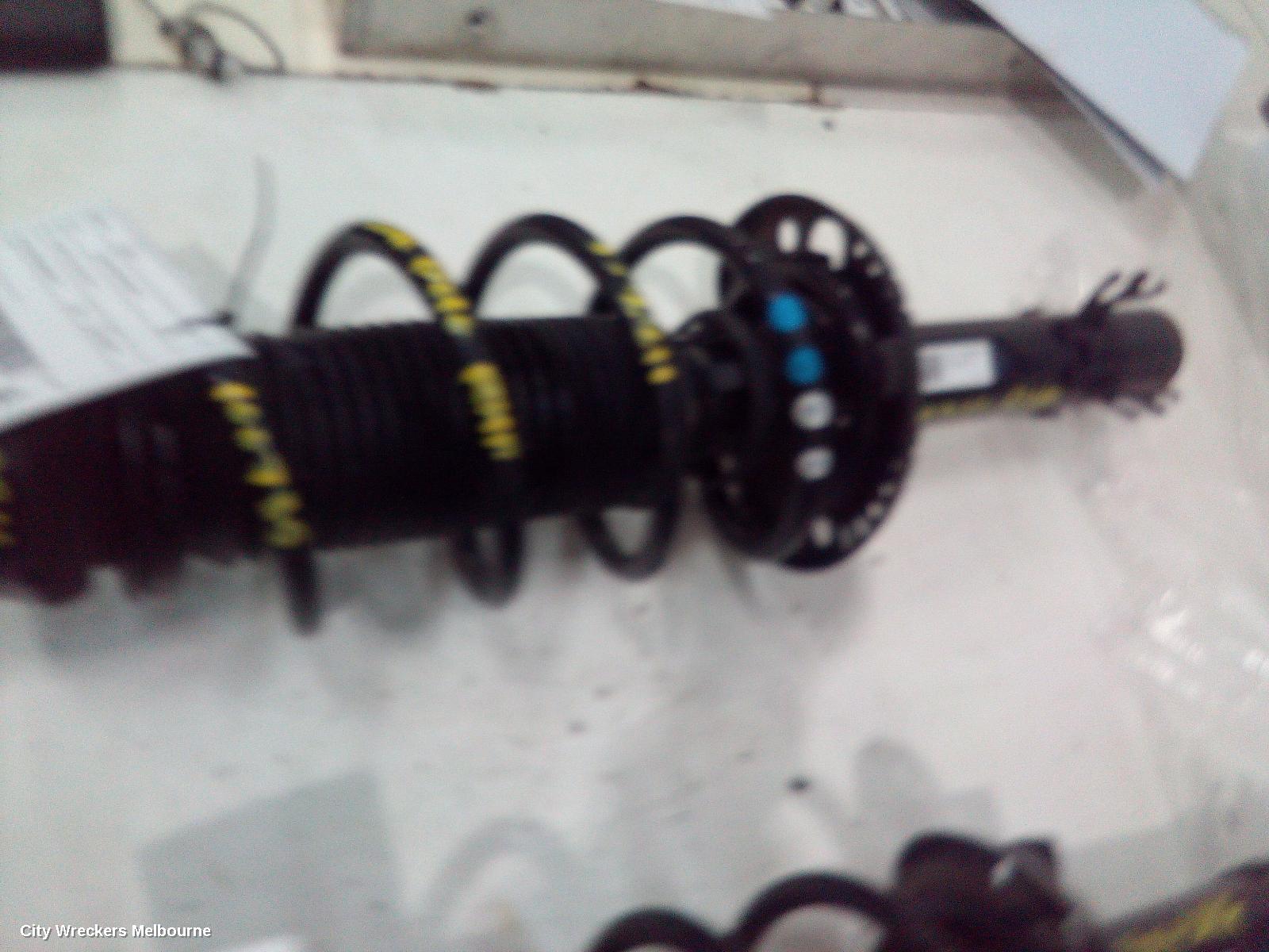 VOLKSWAGEN POLO RIGHT FRONT STRUT, 6R, 1.6, DIESEL, 05/2010 - 05/2014 - Image 3