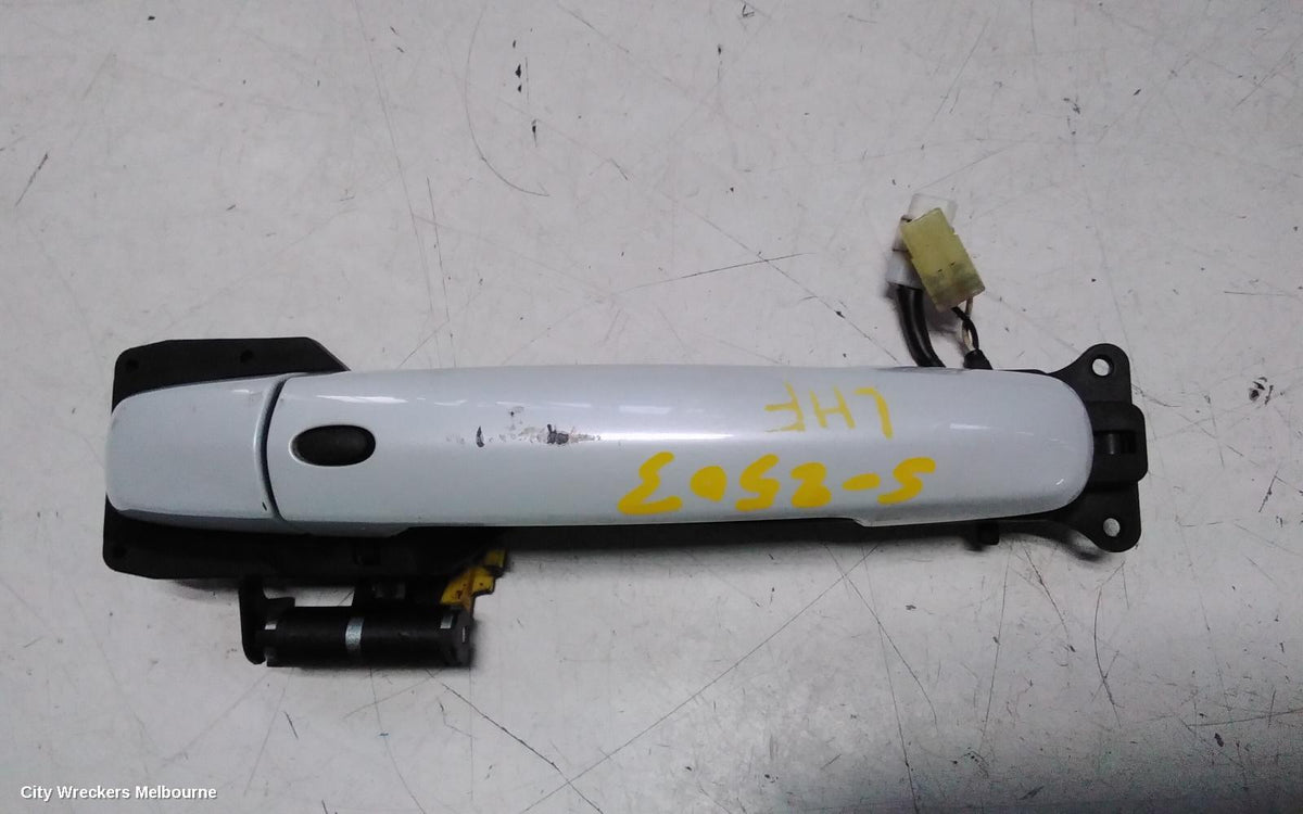 SUZUKI SX4 DOOR HANDLE, OUTER, LH FRONT, SENSOR TYPE, 01/2007 - 01/2014 - Image 2