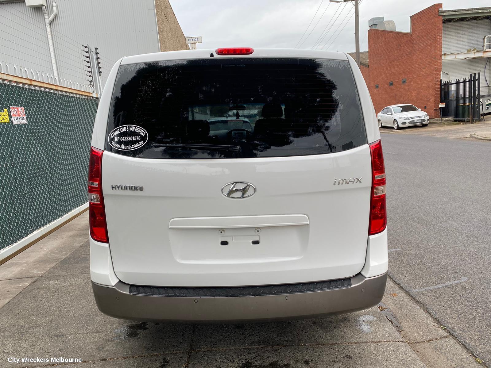 HYUNDAI ILOAD/IMAX LEFT FRONT DOOR, TQ, IMAX, 11/2007 ONWARDS - Image 3