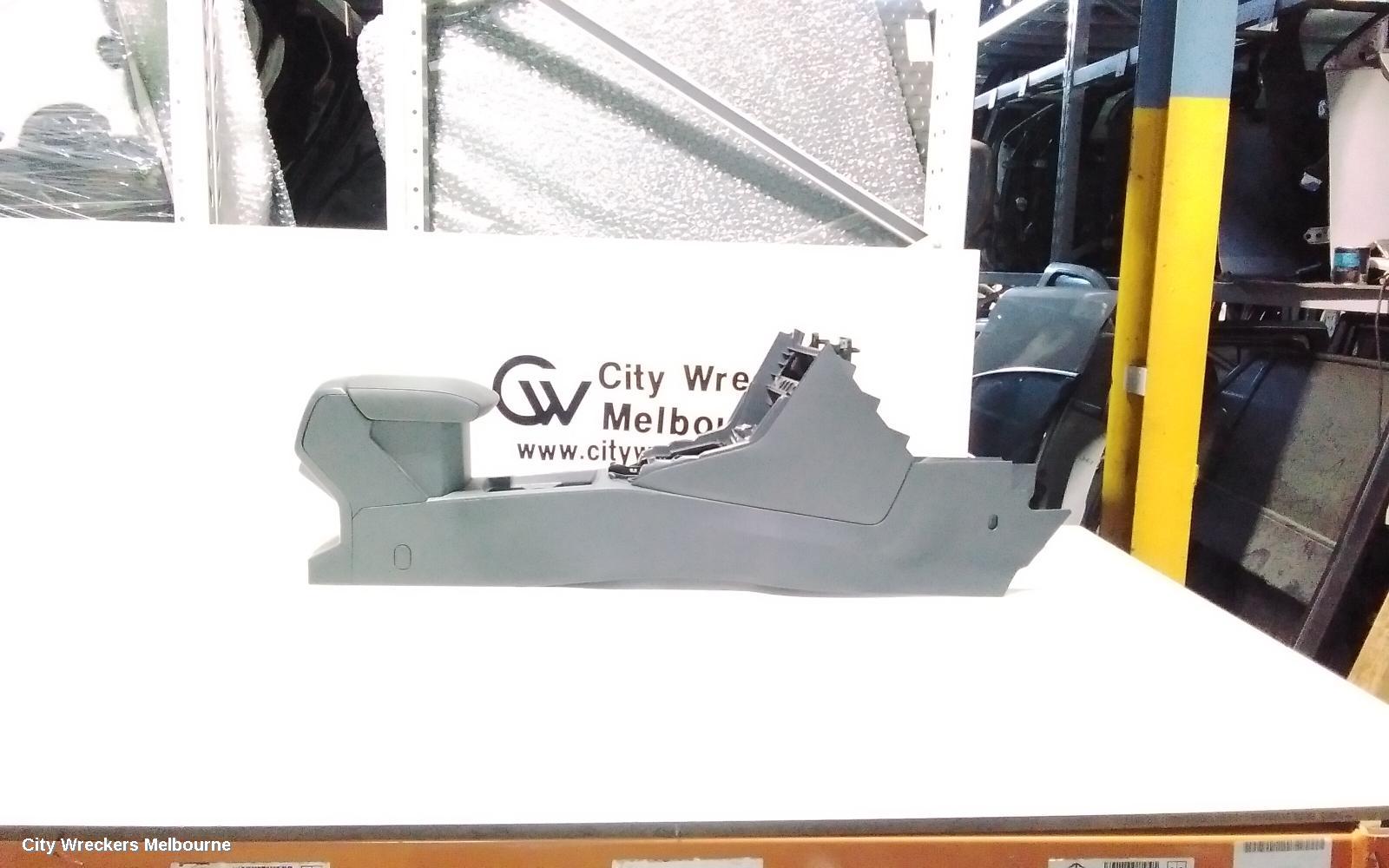 VOLKSWAGEN T-ROC CONSOLE, A1, AUTO T/M TYPE, W/ GREY ACCENT TYPE, 03/2020 ONWARDS - Image 1