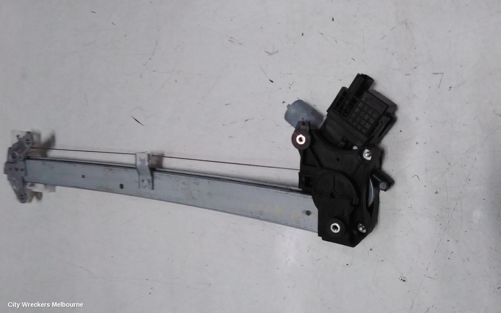 SUBARU FORESTER LEFT FRONT WINDOW REG/MOTOR, SK, 08/2018 - 11/2024 - Image 2
