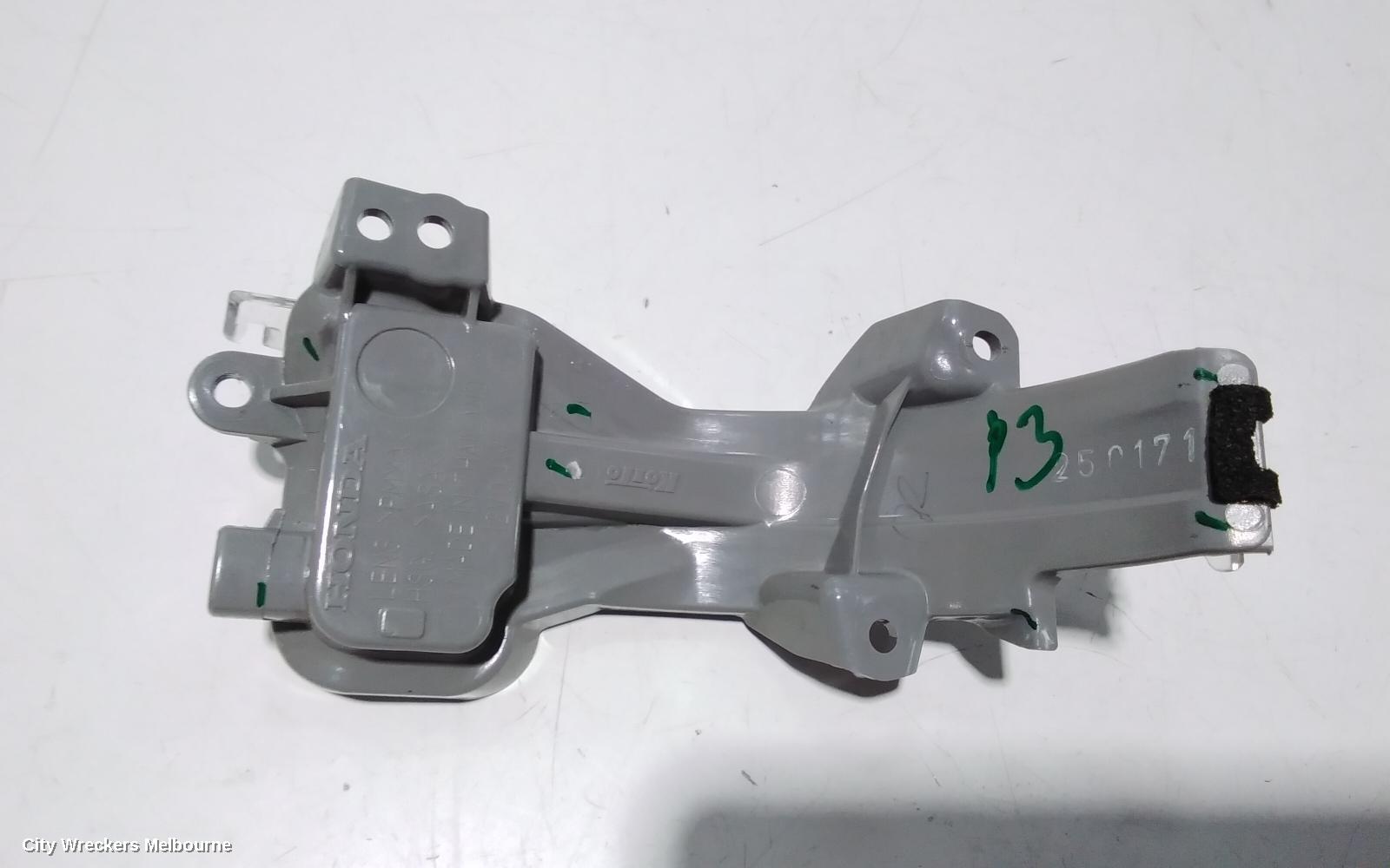 HONDA HRV LEFT DOOR MIRROR, RU5, VTI-S, MANUAL FOLD, W/ CAMERA & AUTO DIP TYPE, 12/2014 - 06/2018 - Image 2