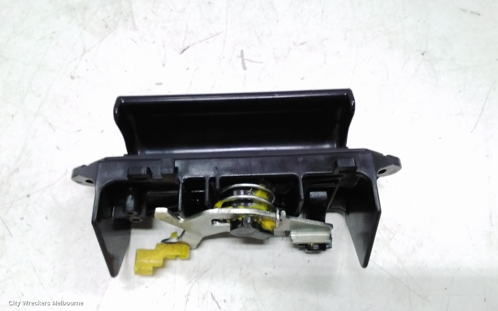 TOYOTA HIACE TAILGATE HANDLE, TRH/KDH 03/2005 - 04/2019 - Image 2