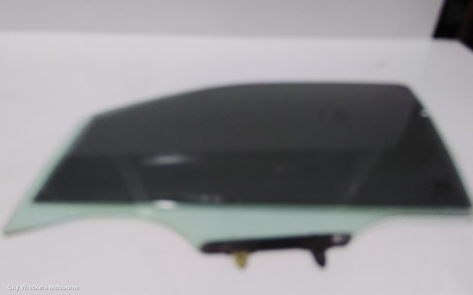 NISSAN NAVARA LEFT FRONT DOOR WINDOW, D40 (VIN VSK), 09/2005 - 08/2015 - Image 2