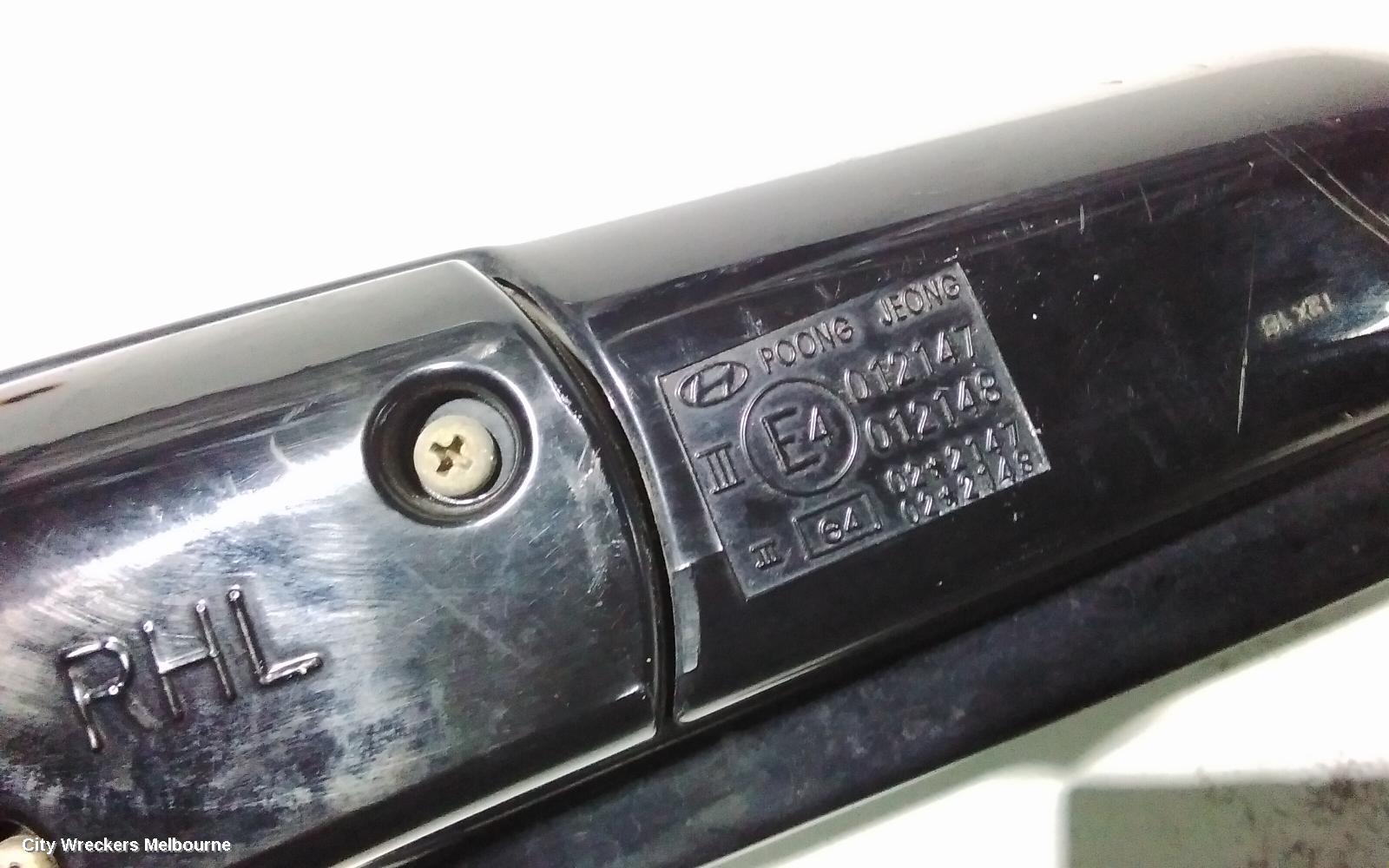 HYUNDAI SANTA FE LEFT DOOR MIRROR, SM, POWER, BLACK, 11/2000 - 11/2005 - Image 3
