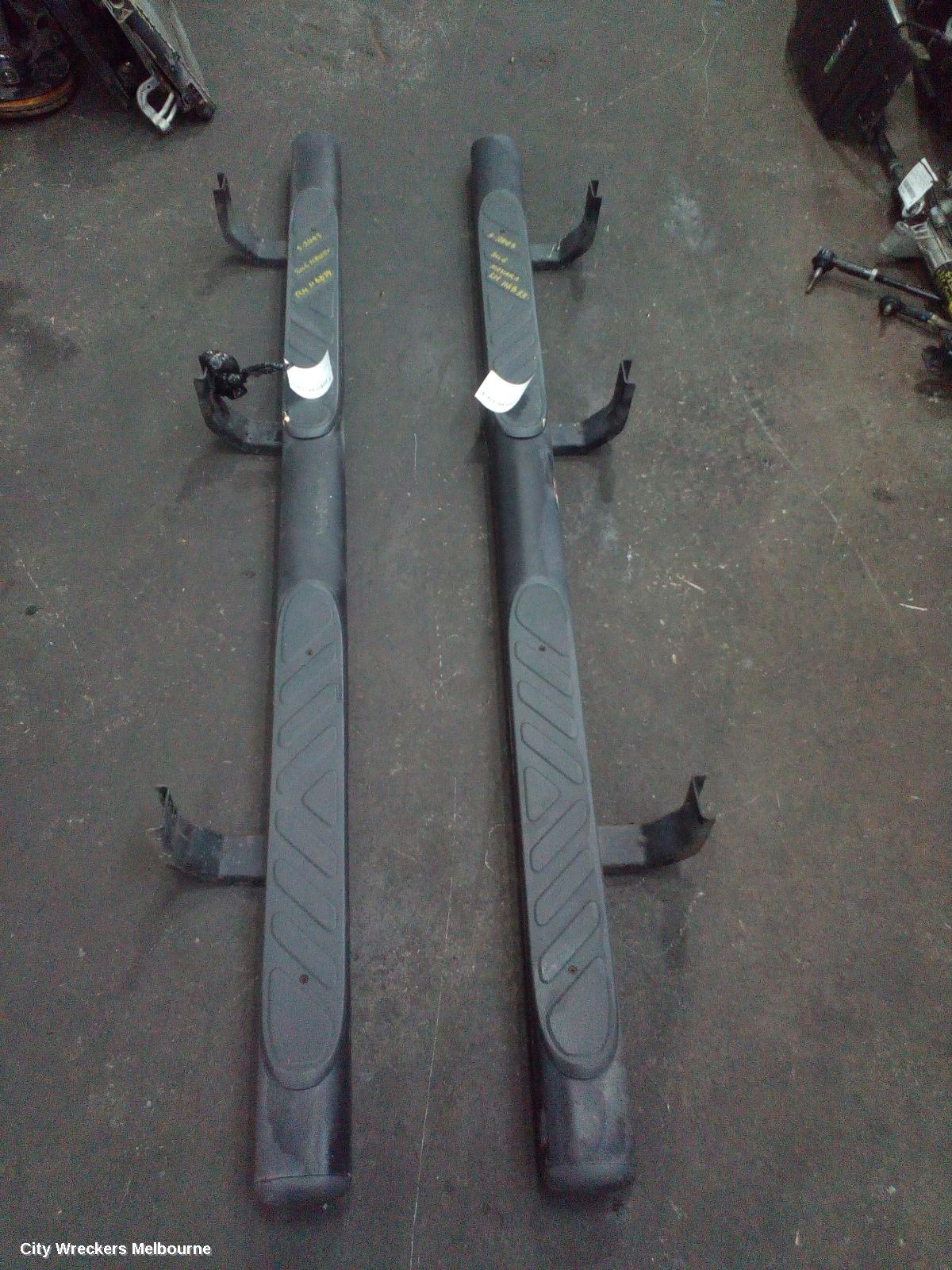NISSAN NAVARA SIDE STEP/SKIRT, D40 (VIN VSK), RH SIDE, FACTORY, DUAL CAB, 09/2005 - 08/2015 - Image 3