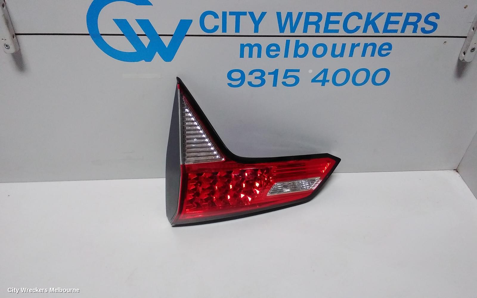 HONDA HRV REAR GARNISH, TAILGATE LAMP (RH SIDE), RU5, VTI, LED, NON OPTICAL GUIDE TYPE, 12/2014 - 06/2018 - Image 1