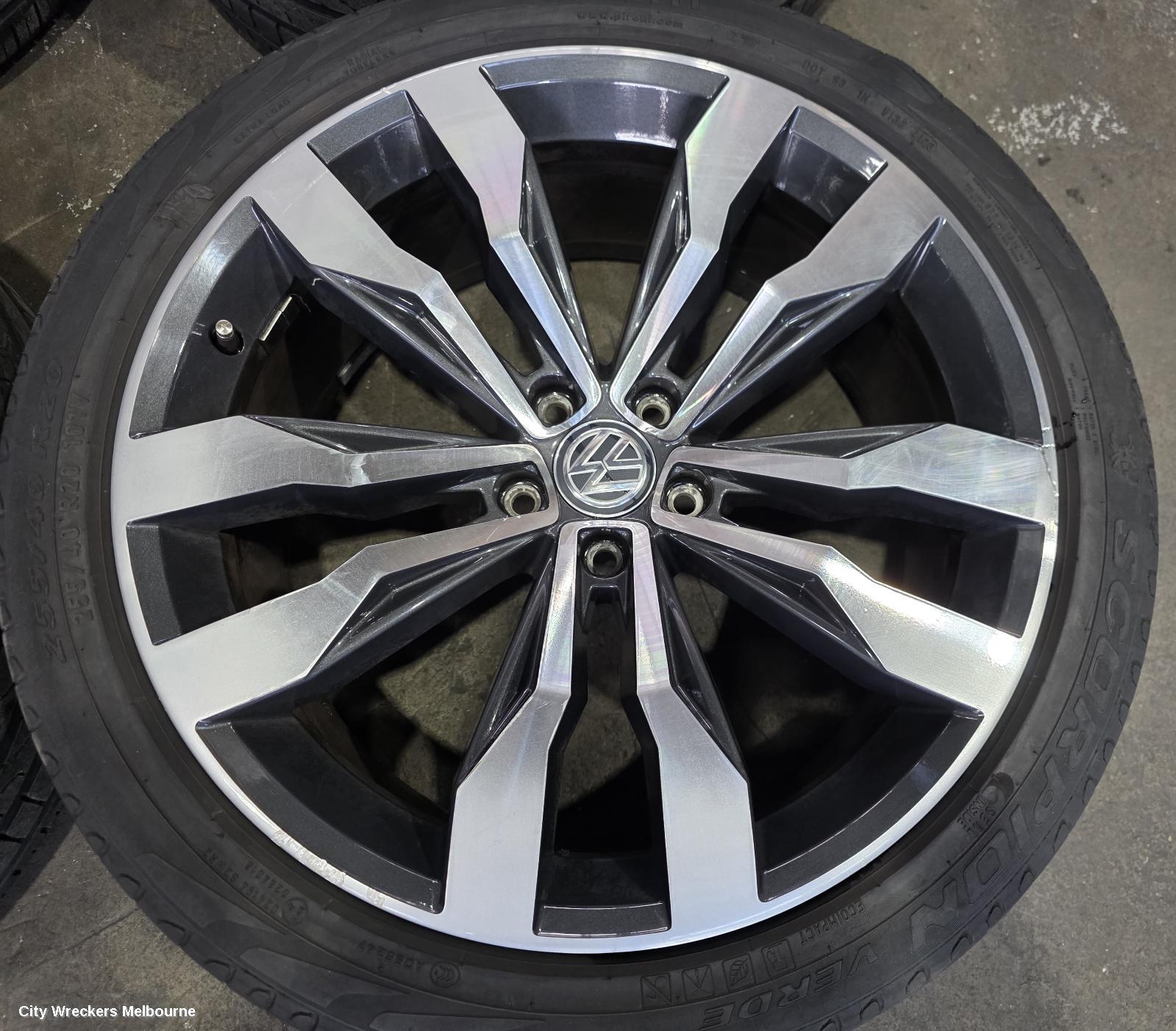 VOLKSWAGEN TIGUAN WHEEL MAG, FACTORY, 20X8IN, SUZUKA, BI-COLOUR, BLACK/ALUMINUM, 5NA, 06/2016 - 02/2024 - Image 3