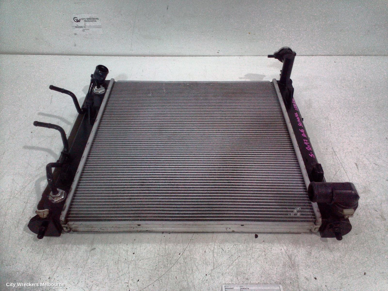 HYUNDAI SONATA RADIATOR, AUTO, 2.0, PETROL, LF, 10/2014 - 01/2020 - Image 1