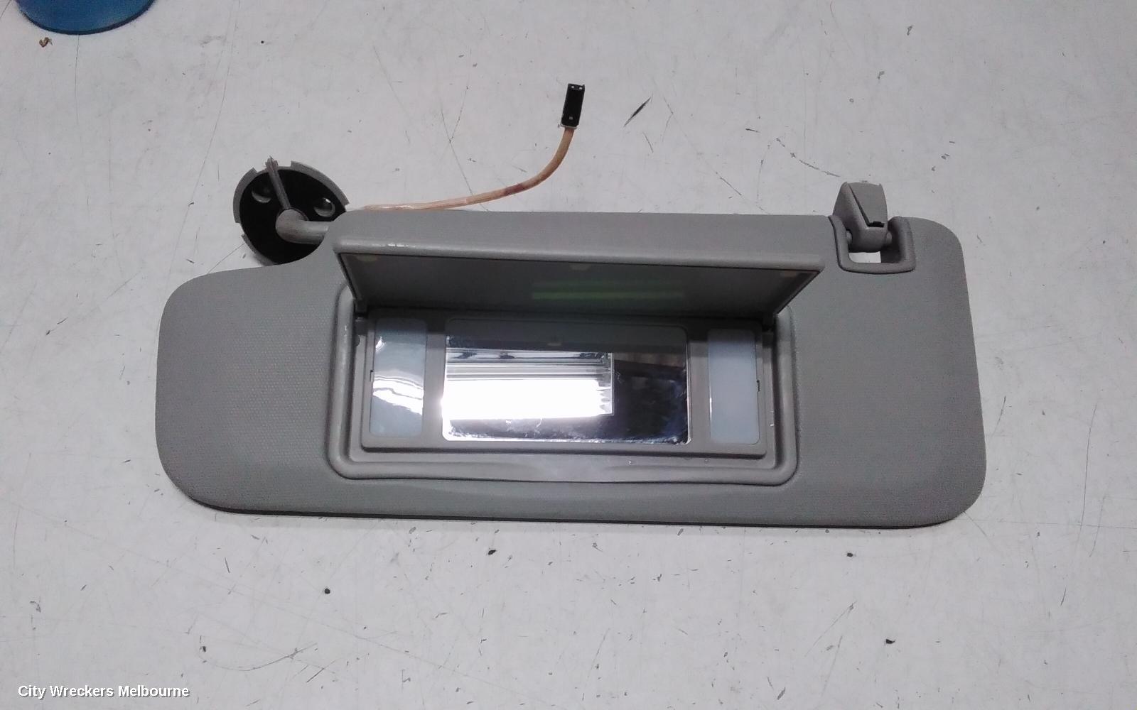 HOLDEN ASTRA SUNVISOR, BK-BL, LH SIDE, W/ LIGHT, 09/2016 - 12/2020 - Image 2