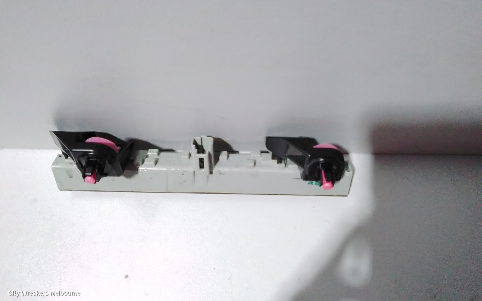TOYOTA COROLLA HIGH LEVEL STOPLIGHT, ZRE182R 10/2012 - 06/2018 - Image 3