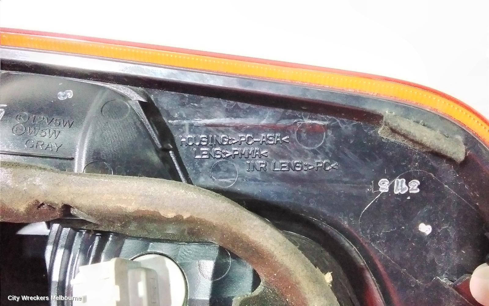 RENAULT KALEOS REAR GARNISH, TAILGATE LAMP (RH SIDE), H45, 09/2008 - 04/2016 - Image 2