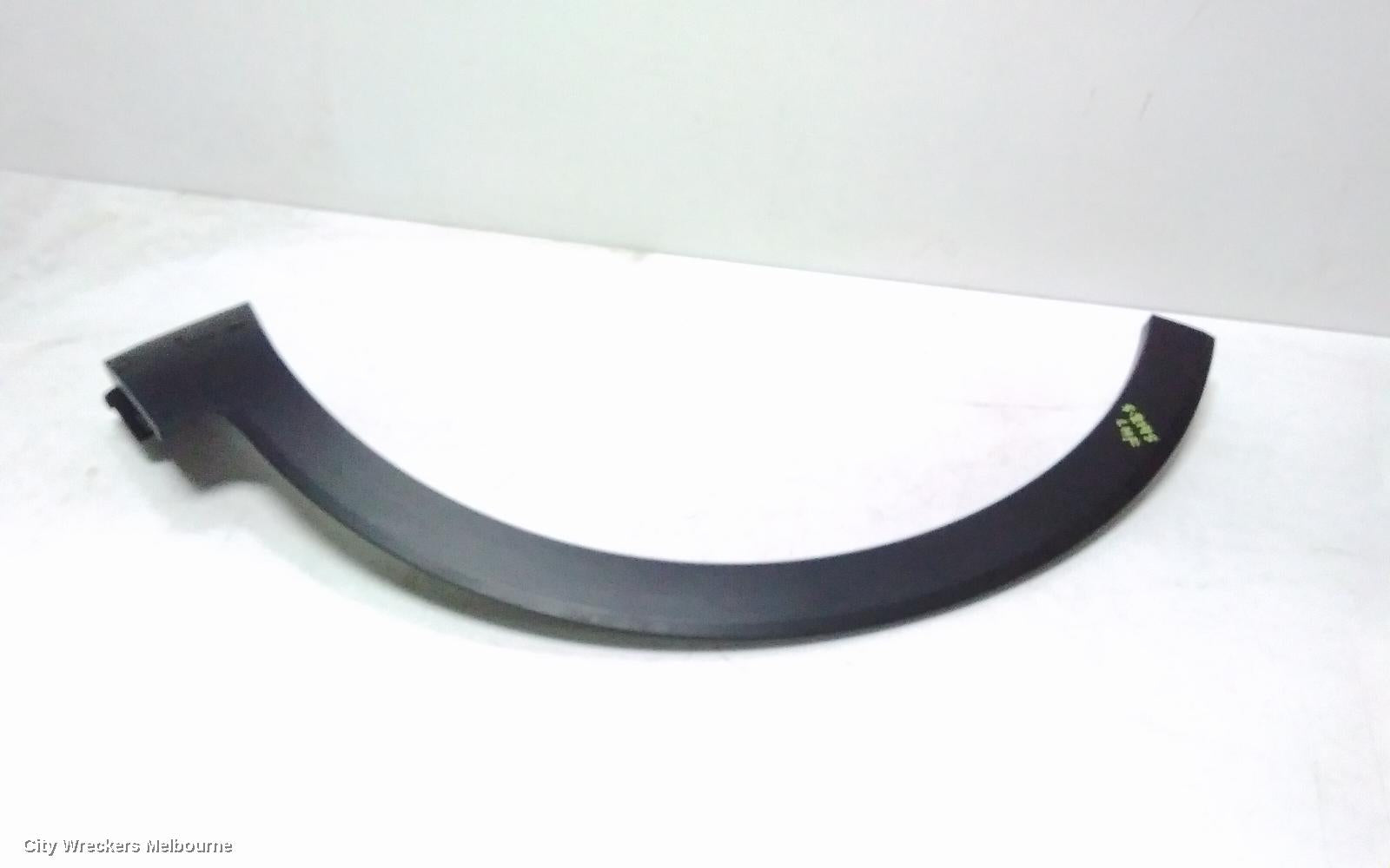 KIA SORENTO WHEEL ARCH FLARE, LH FRONT, UM, 06/2015 - 01/2020 - Image 2