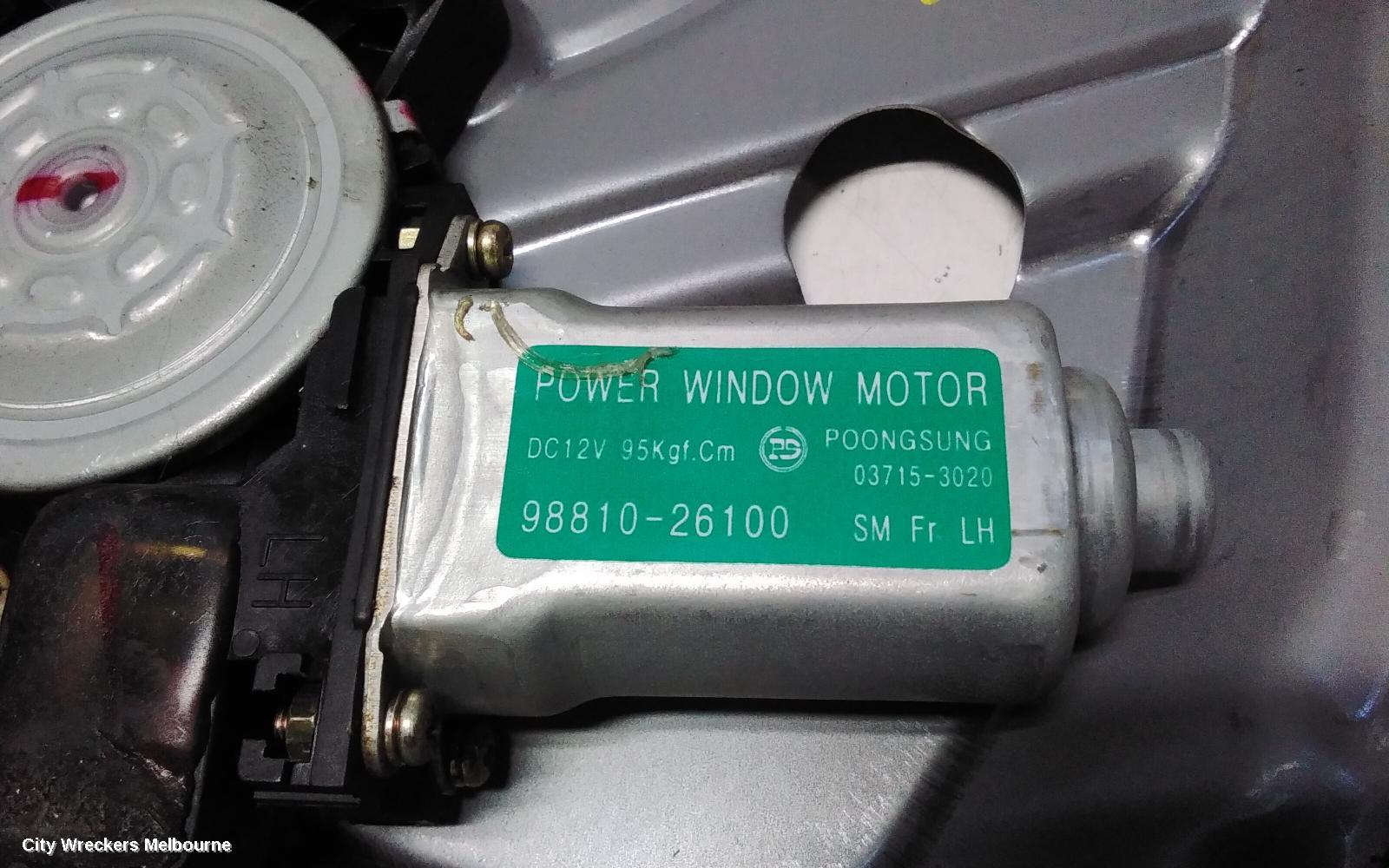 HYUNDAI SANTA FE LEFT FRONT WINDOW REG/MOTOR, SM, POWER, 11/2000 - 11/2005 - Image 3