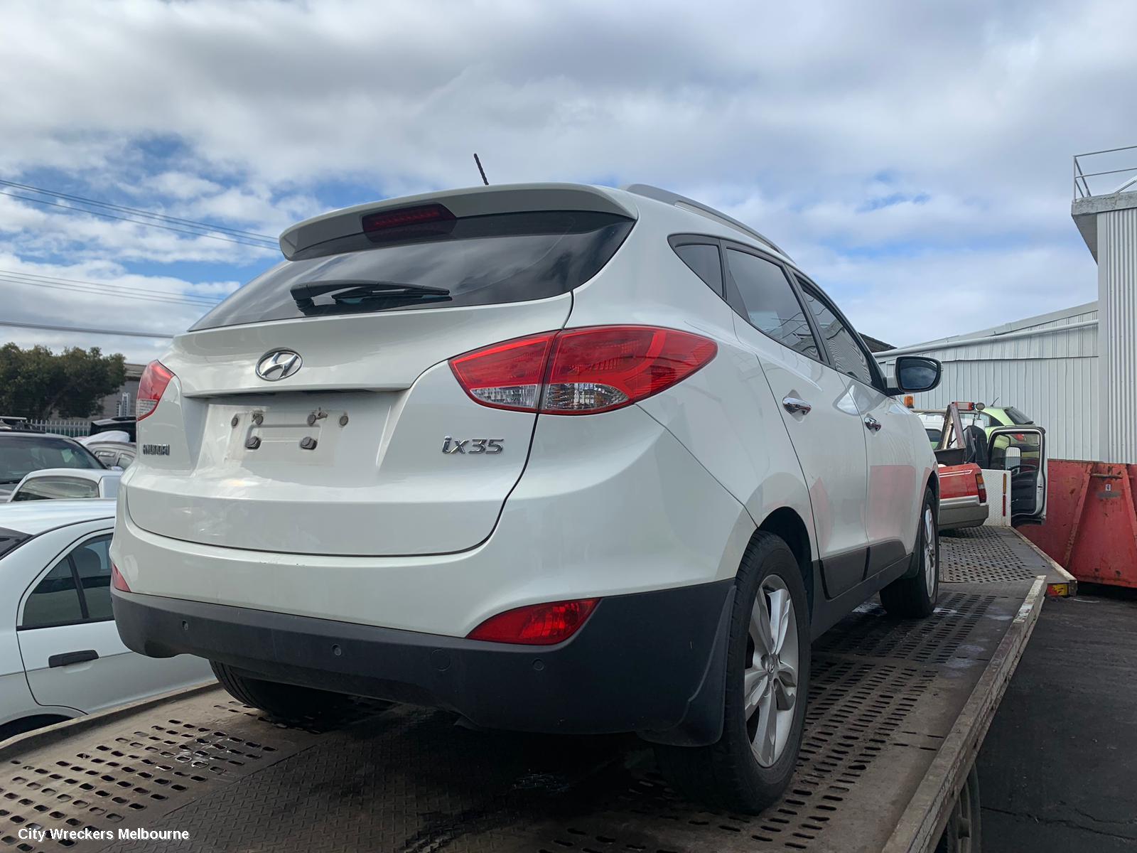 HYUNDAI IX35 REAR GARNISH, TAILGATE LAMP (LH SIDE), LM SERIES (VIN KMHJ), 11/2009 - 01/2016 - Image 1