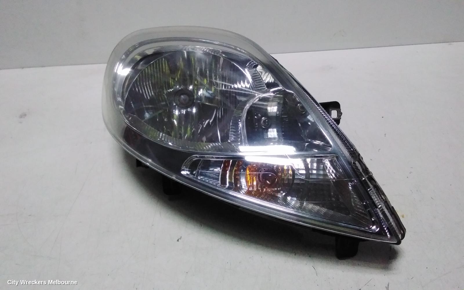 RENAULT TRAFIC RIGHT HEADLAMP, X82, HALOGEN TYPE, 01/2015 - 09/2022 - Image 3