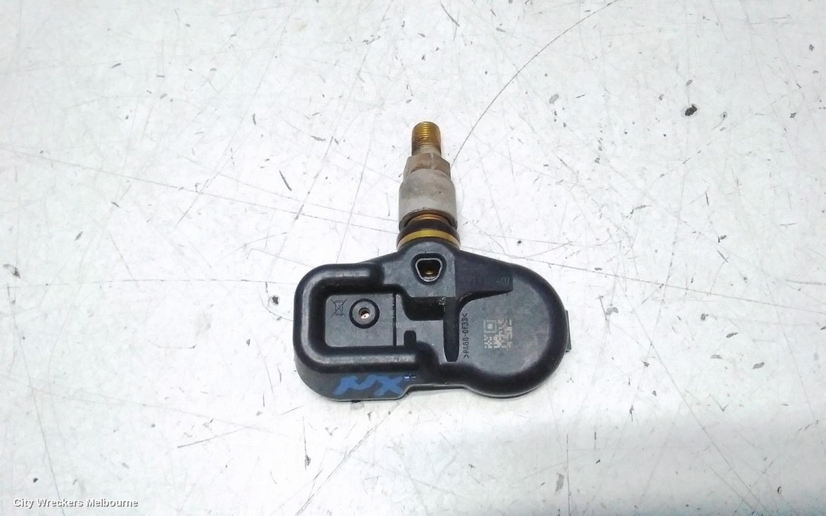 LEXUS NX, AGZ/AYZ 02/2014 - 12/2021, 10R035437 TYRE PRESSURE: 151653 - Image 1