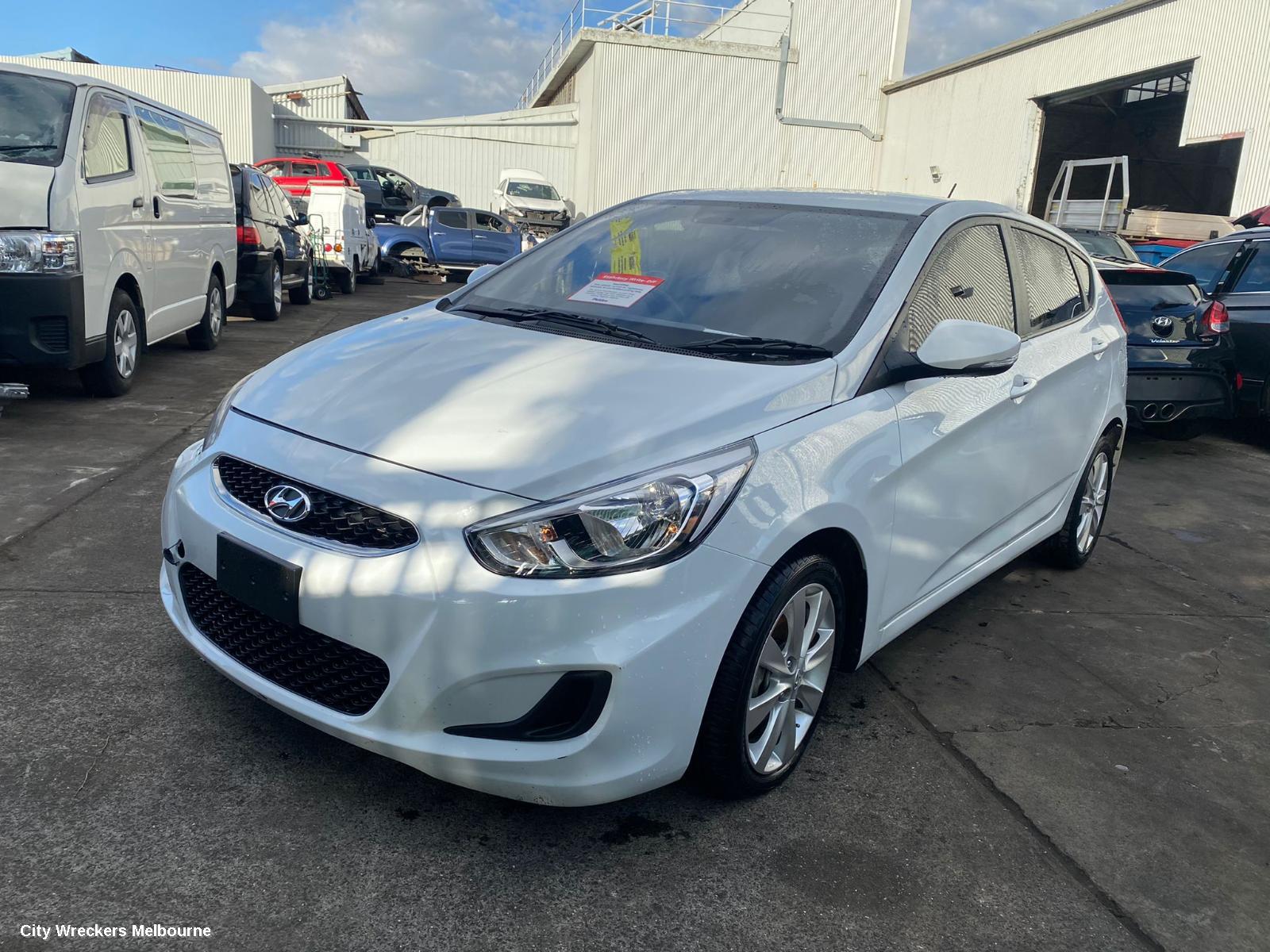 HYUNDAI ACCENT, RB, 05/2011 - 12/2019, TOP RADIATOR PLSTIC PANEL: 91529 - Image 3