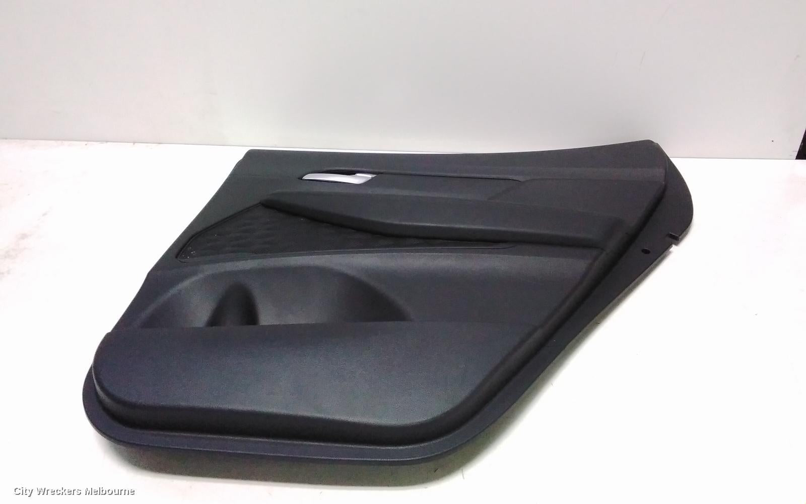 HYUNDAI SANTA FE DOOR TRIM, RH REAR, TM, 03/2018 - 10/2023 - Image 2