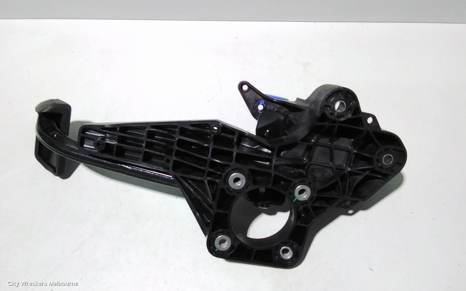 LAND ROVER DISCOVERY SPORT PEDAL ASSEMBLY, L550, BRAKE PEDAL, NON CHROME COVER TYPE, 01/2015 ONWARDS - Image 3