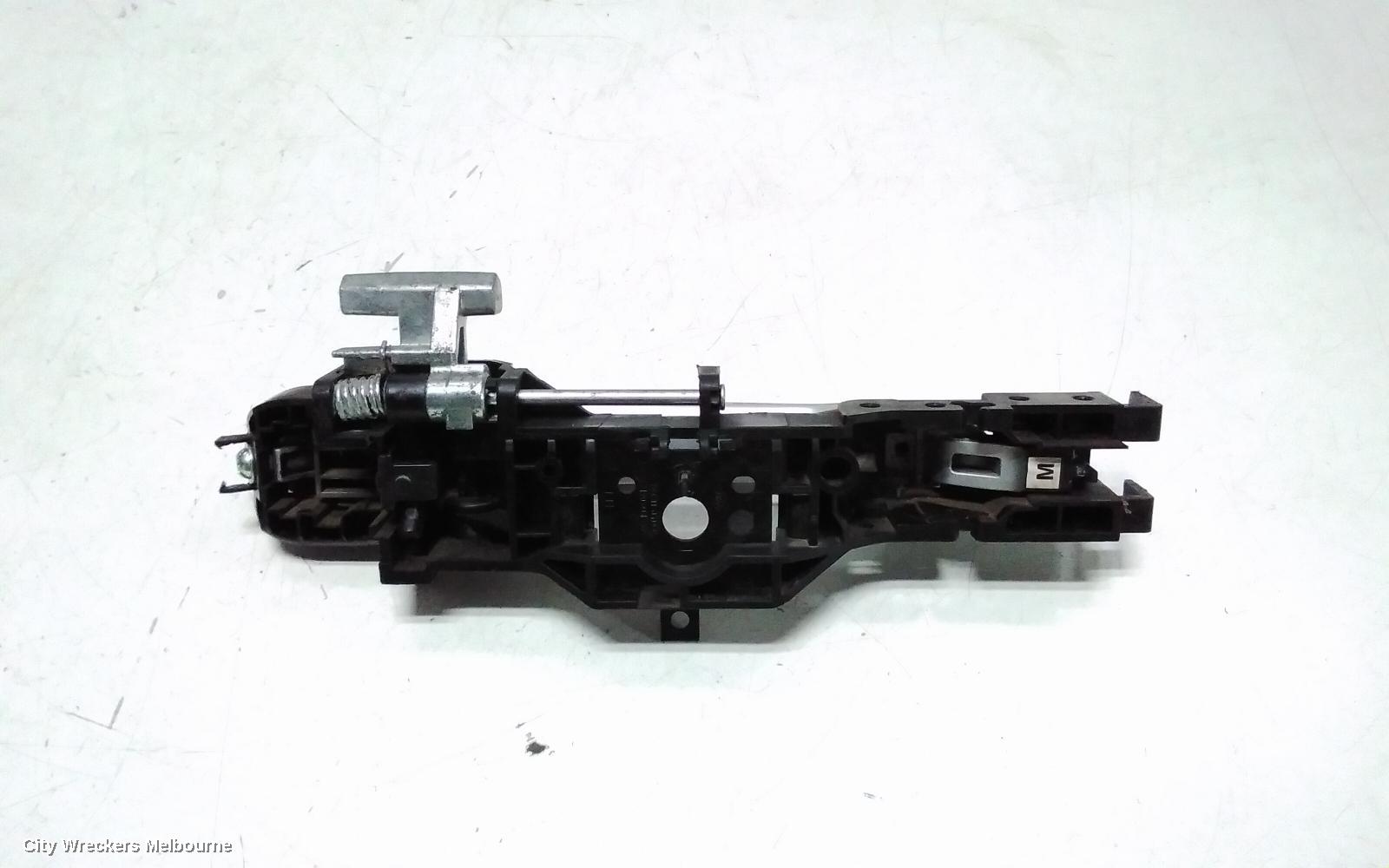 RENAULT KALEOS DOOR HANDLE, H45, OUTER, LH FRONT/REAR, 09/2008 - 10/2011 - Image 3