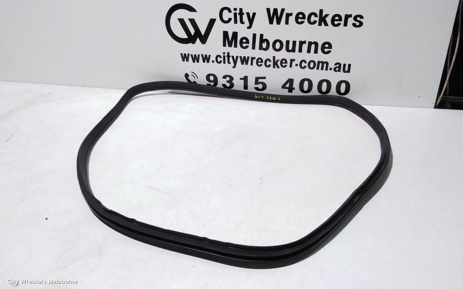 MERCEDES CLA CLASS SEAL, LHR SEAL RUBBER: 107157, C117, 10/2013 - 02/2019 - Image 2
