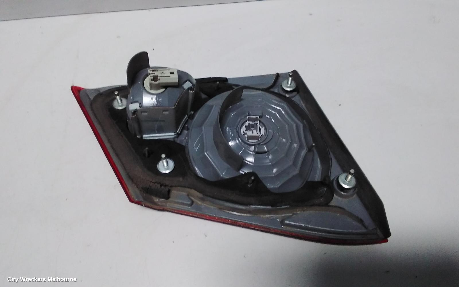 HONDA CIVIC REAR GARNISH, BOOTLID LAMP (RH SIDE), 8TH GEN, 02/2006 - 12/2008 - Image 3